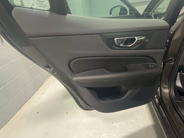 Certified 2025 Volvo S60 B5 Core AWD/4WD image 8