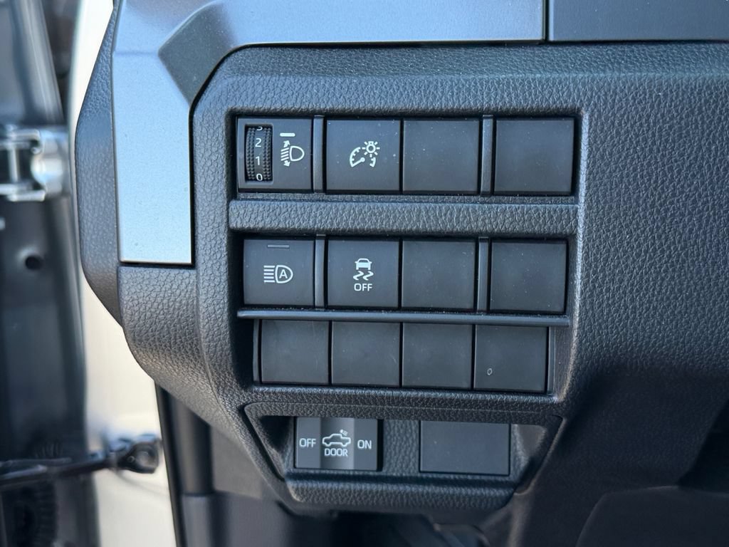 Used 2026 Toyota Tacoma SR5 AWD/4WD image 31