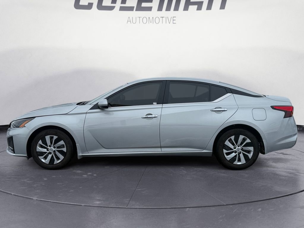 Used 2023 Nissan Altima 2.5 S image 2