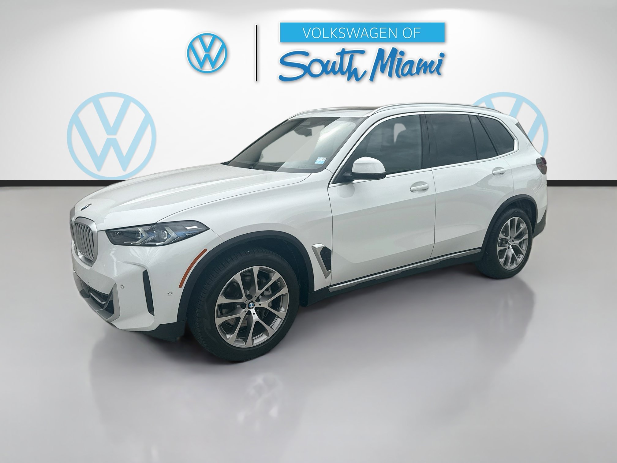 Used 2024 BMW X5 sDrive40i w/ Premium Package RWD image 3