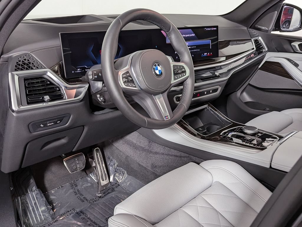 Used 2026 BMW X5 xDrive40i w/ M Sport Package AWD/4WD image 17