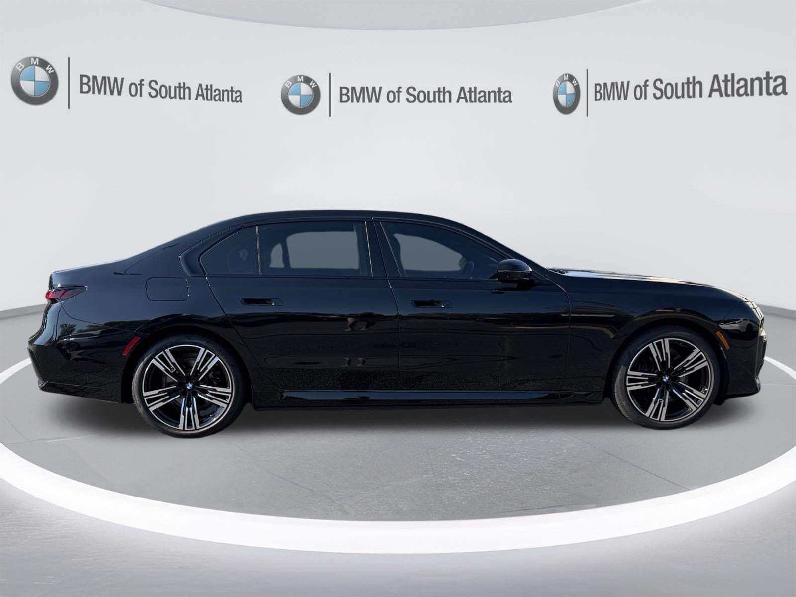 Certified 2024 BMW i7 eDrive50 w/ M Sport Package RWD image 27