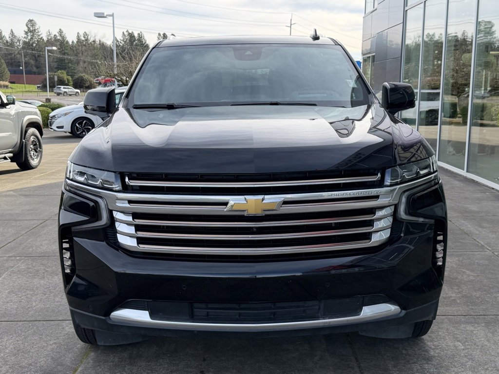 Used 2023 Chevrolet Suburban High Country image 3