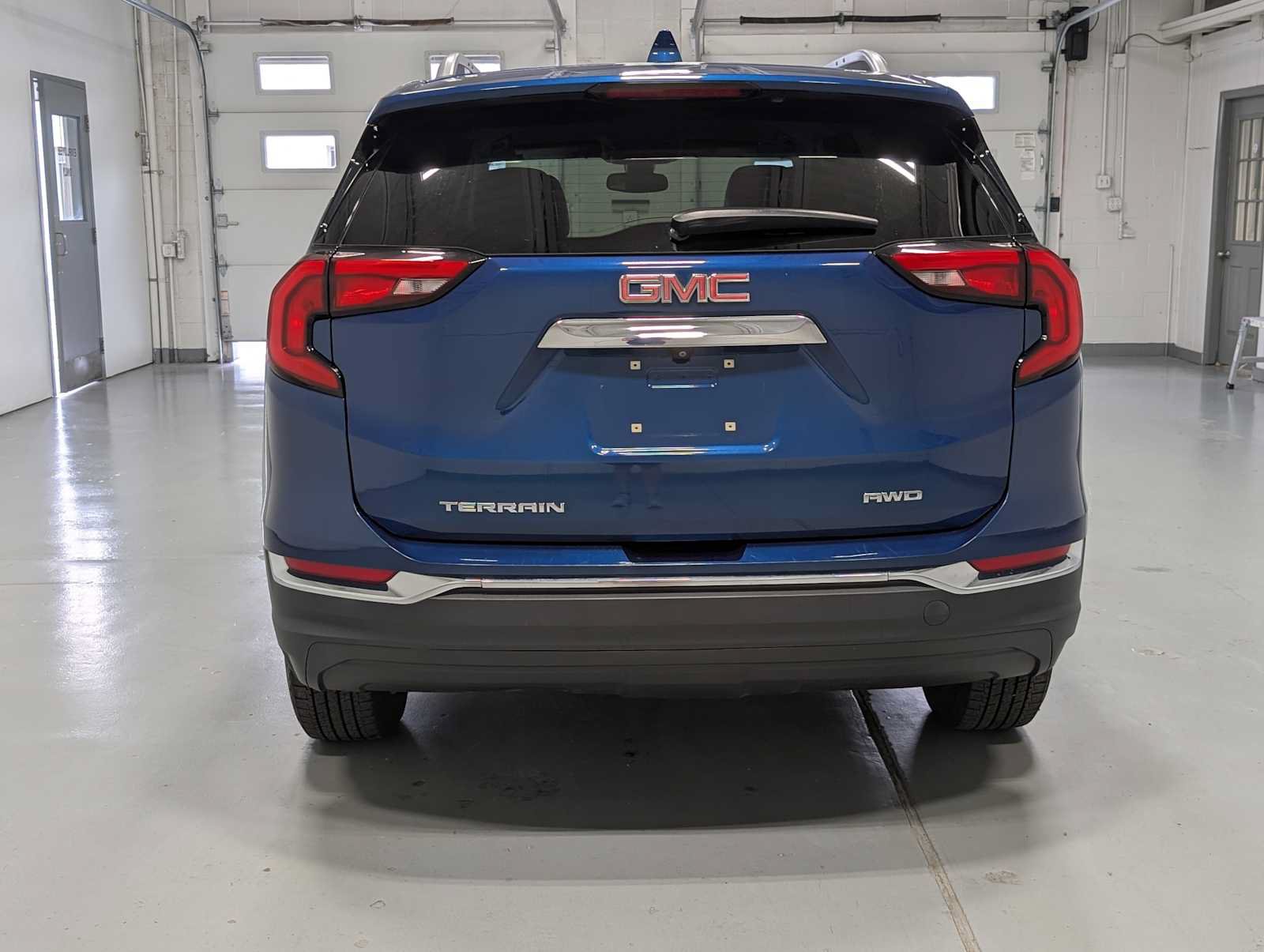 Used 2020 GMC Terrain SLT w/ Preferred Package AWD/4WD image 9