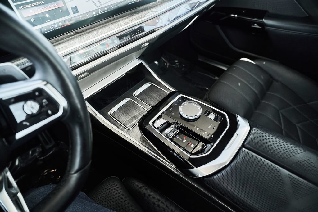 Used 2024 BMW 740i w/ Premium Package RWD image 37