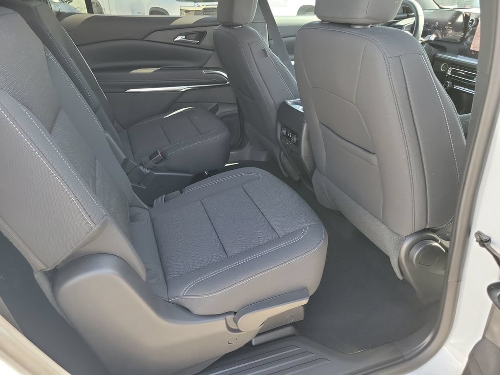 New 2026 Chevrolet Traverse LT w/ Midnight/Sport Edition FWD image 18