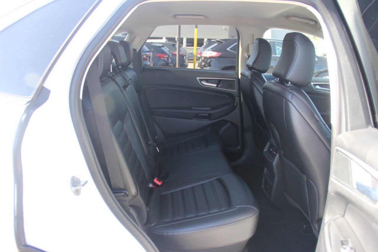 Used 2024 Ford Edge SEL image 11