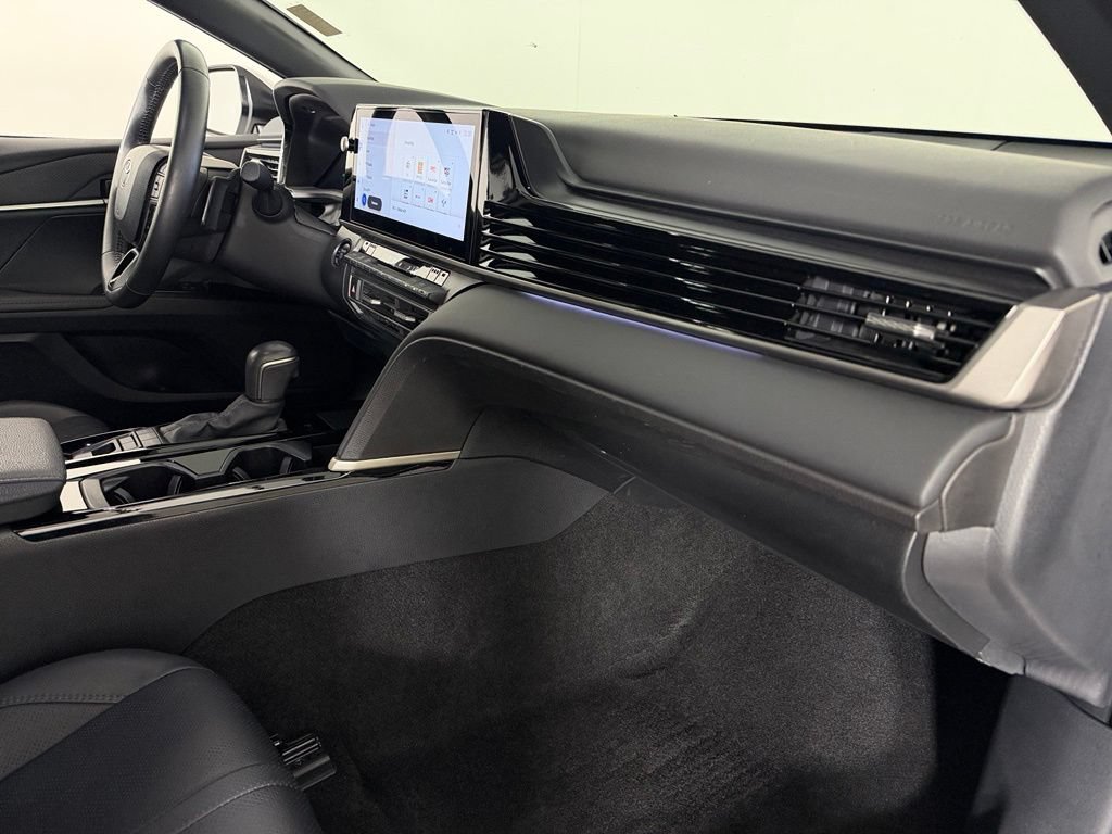 Used 2025 Toyota Camry XSE FWD image 30