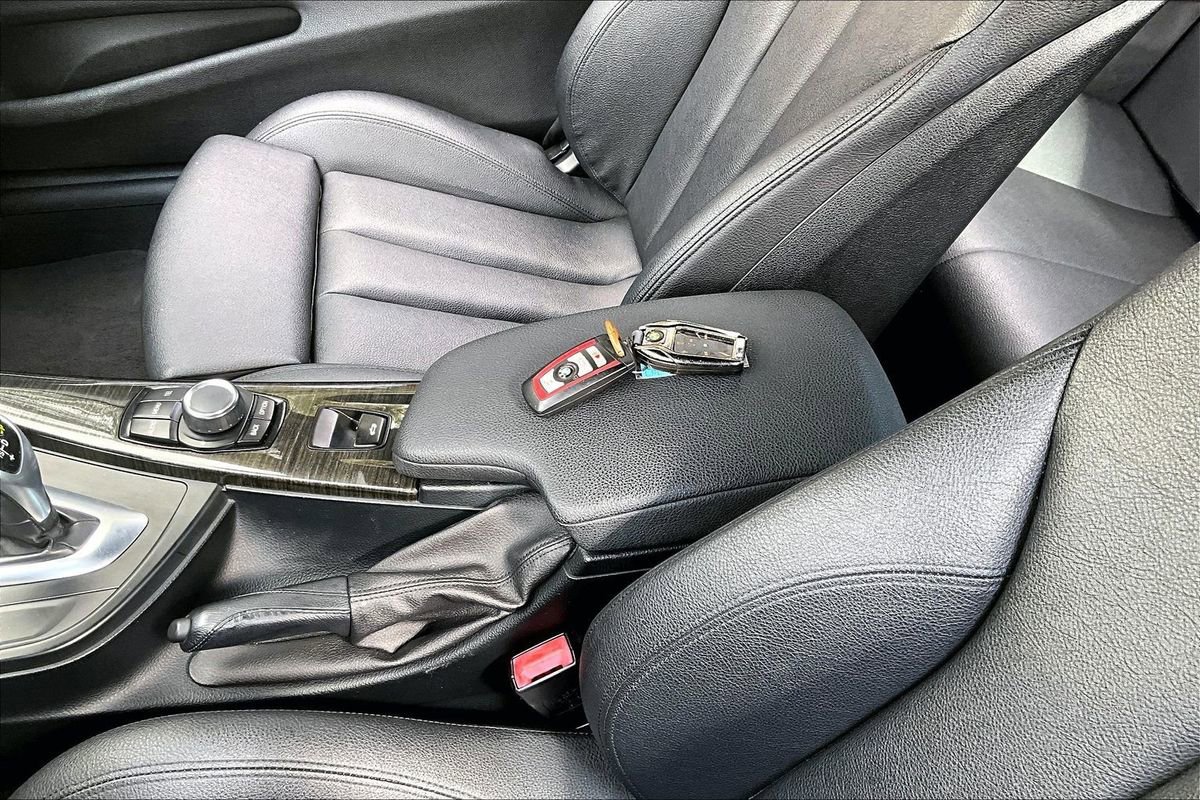 Used 2017 BMW 430i Convertible image 36