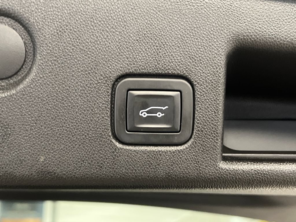 Used 2018 Chevrolet Equinox Premier AWD/4WD image 44