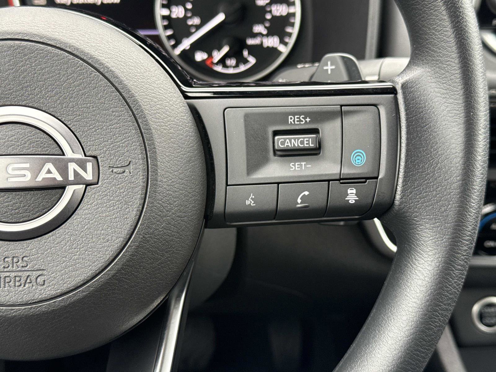 Used 2023 Nissan Rogue SV AWD/4WD image 7