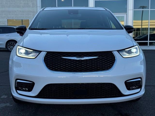 New 2026 Chrysler Pacifica Select video 2