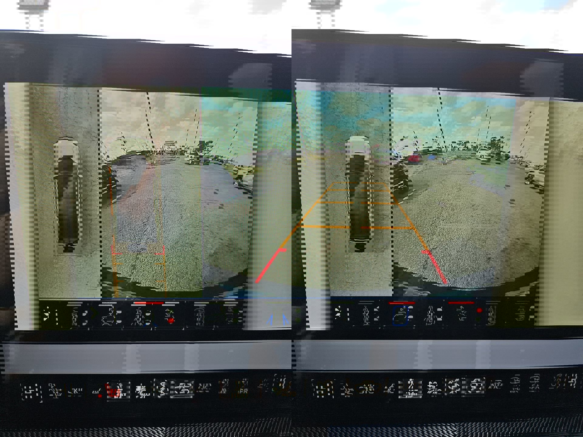 New 2025 GMC Hummer EV 3X w/ LPO, Cargo Utility Package image 19