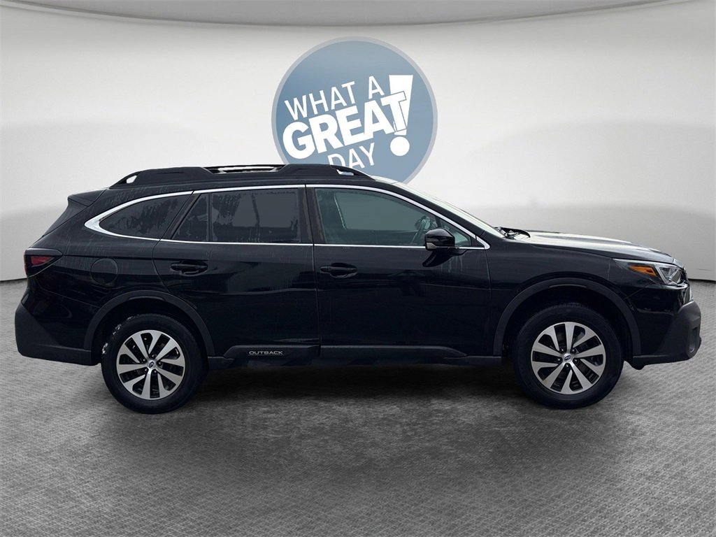 Used 2022 Subaru Outback Premium image 2