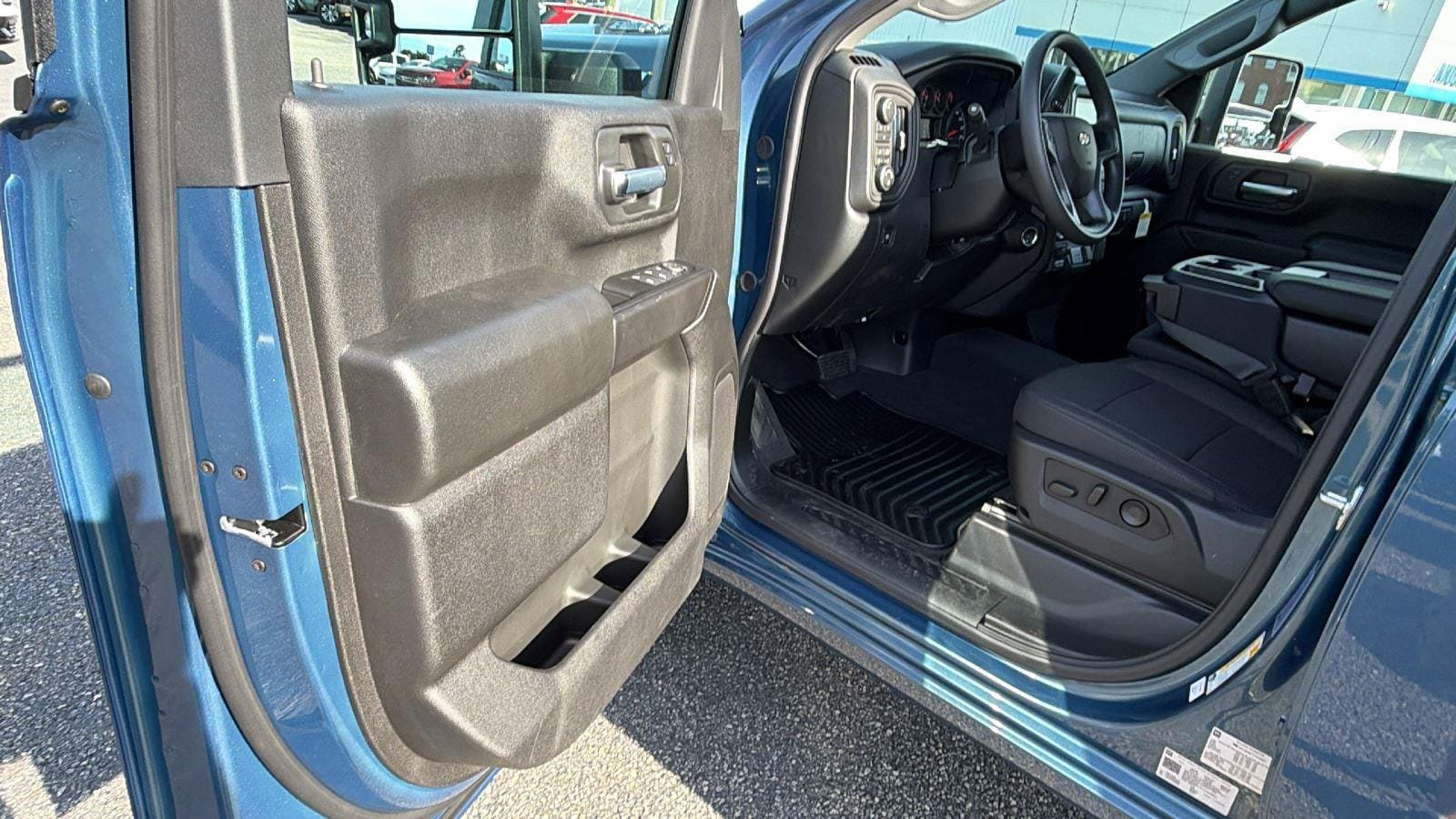 New 2026 Chevrolet Silverado 2500 Custom w/ Custom Value Package AWD/4WD image 7