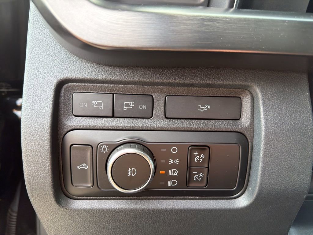 Used 2023 Ford F350 Lariat w/ FX4 Off-Road Package AWD/4WD image 42