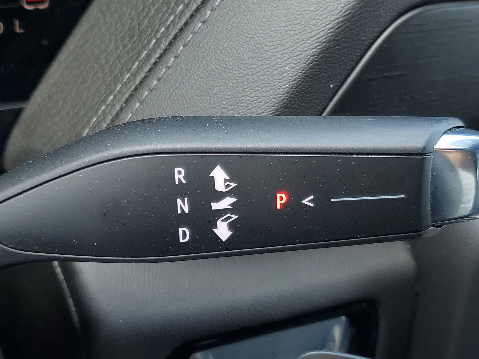 Used 2025 GMC Yukon XL Denali RWD image 32