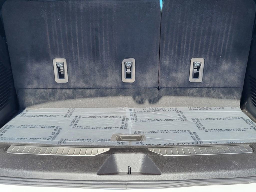 Used 2024 Chevrolet Tahoe Z71 w/ Luxury Package image 31