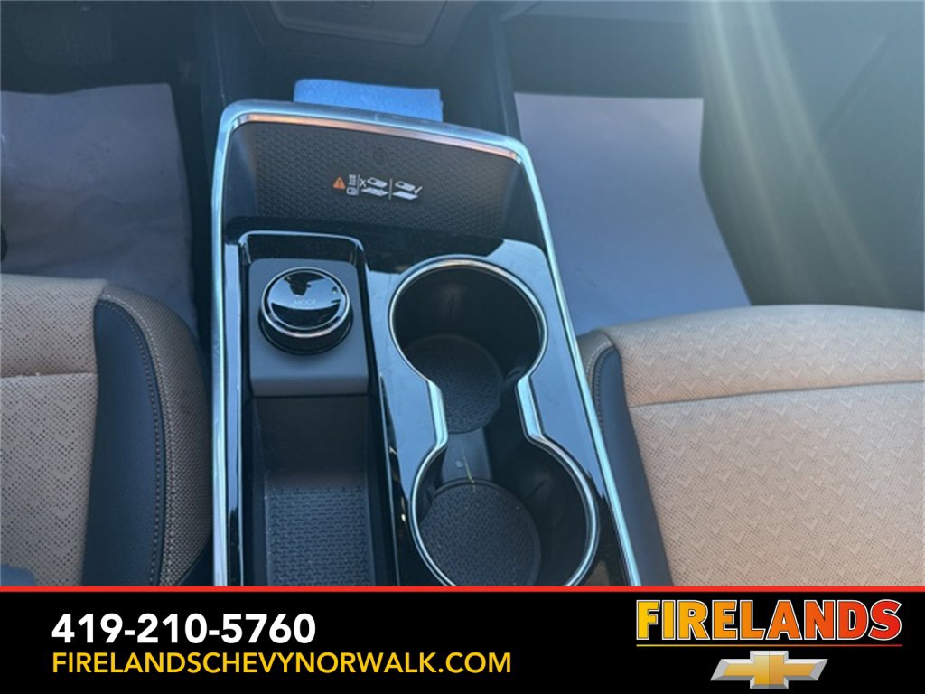 New 2025 Chevrolet Equinox ACTIV w/ Safety and Technology Package image 10