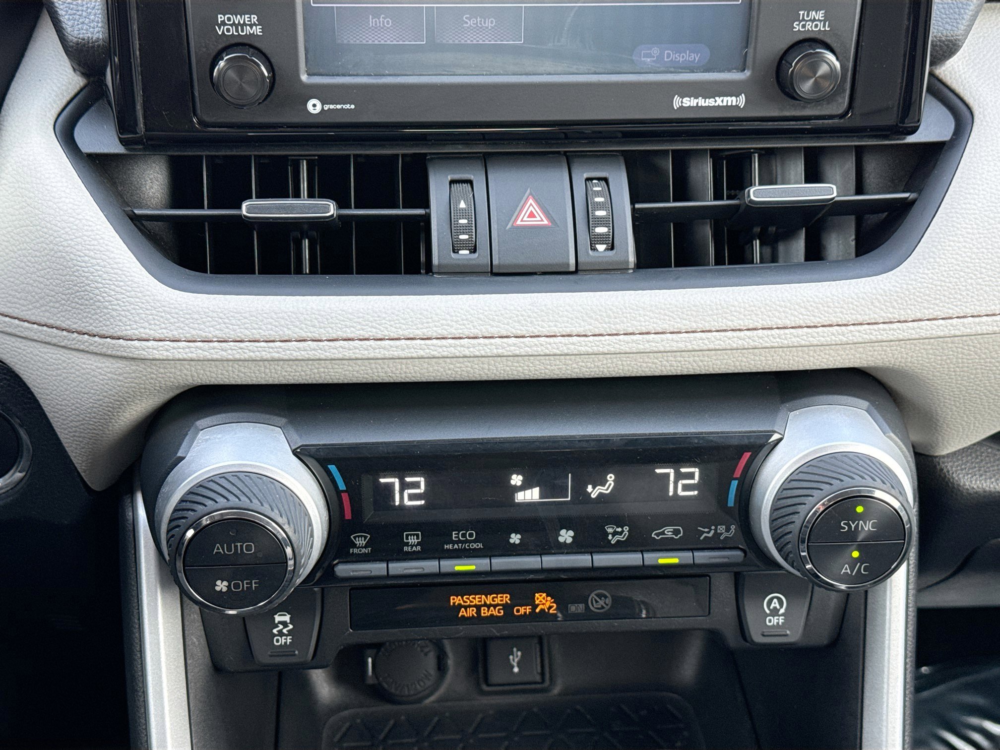 Used 2021 Toyota RAV4 XLE Premium image 35