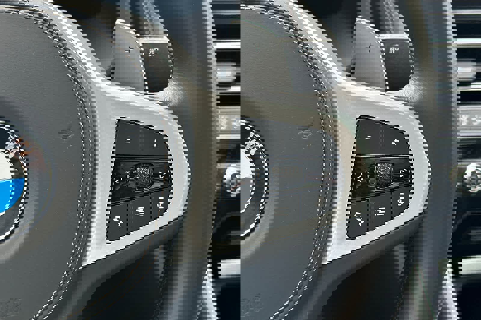 Used 2025 BMW 840i xDrive w/ M Sport Professional Package image 27