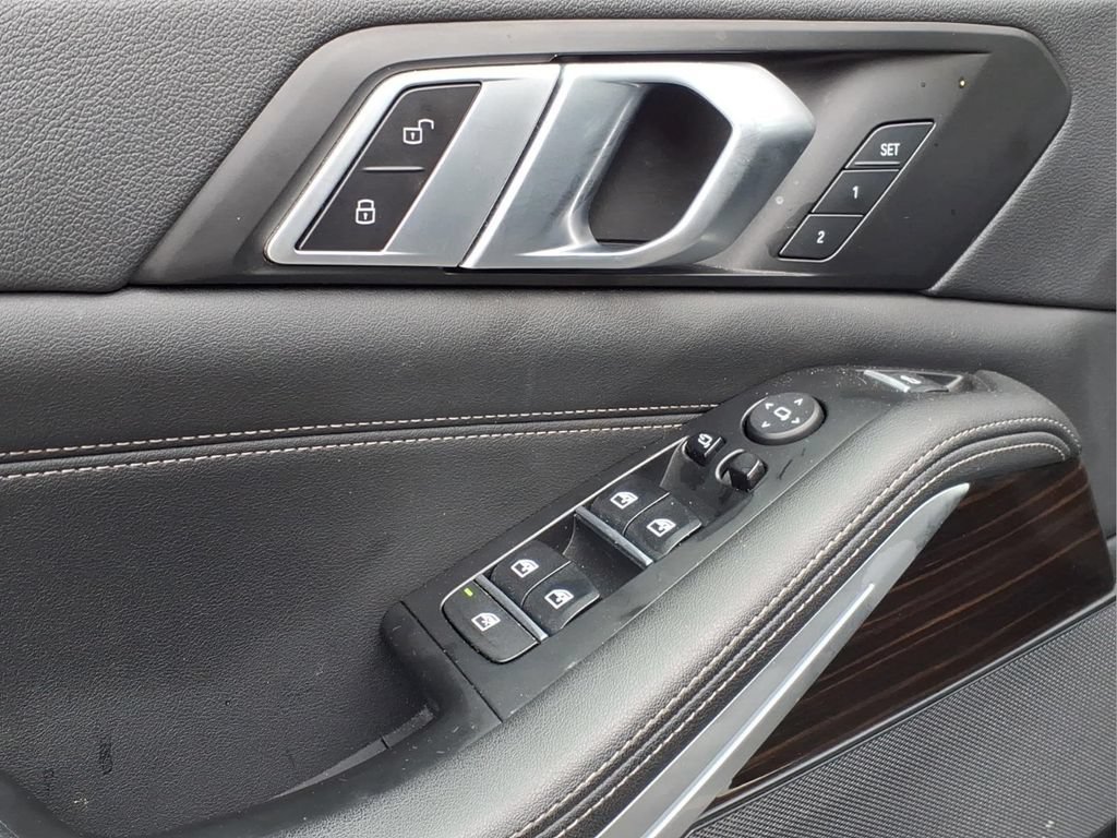 Used 2023 BMW X5 xDrive45e AWD/4WD image 16