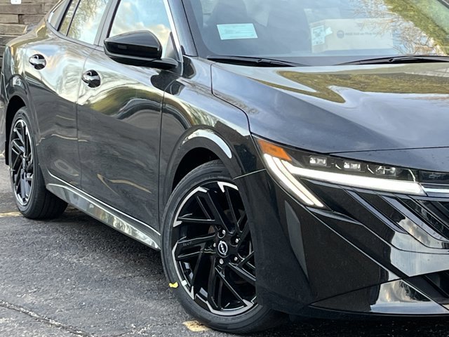 New 2026 Nissan Sentra SR w/ Floor Mat Package FWD image 4