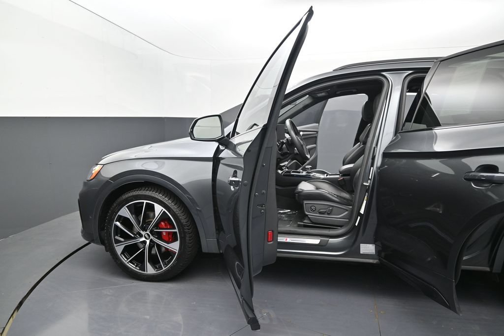 Used 2021 Audi SQ5 Prestige w/ Prestige Package AWD/4WD image 13