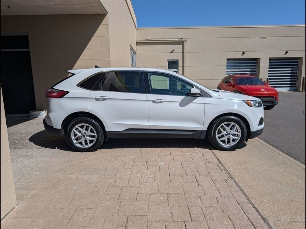 Used 2022 Ford Edge SEL image 4