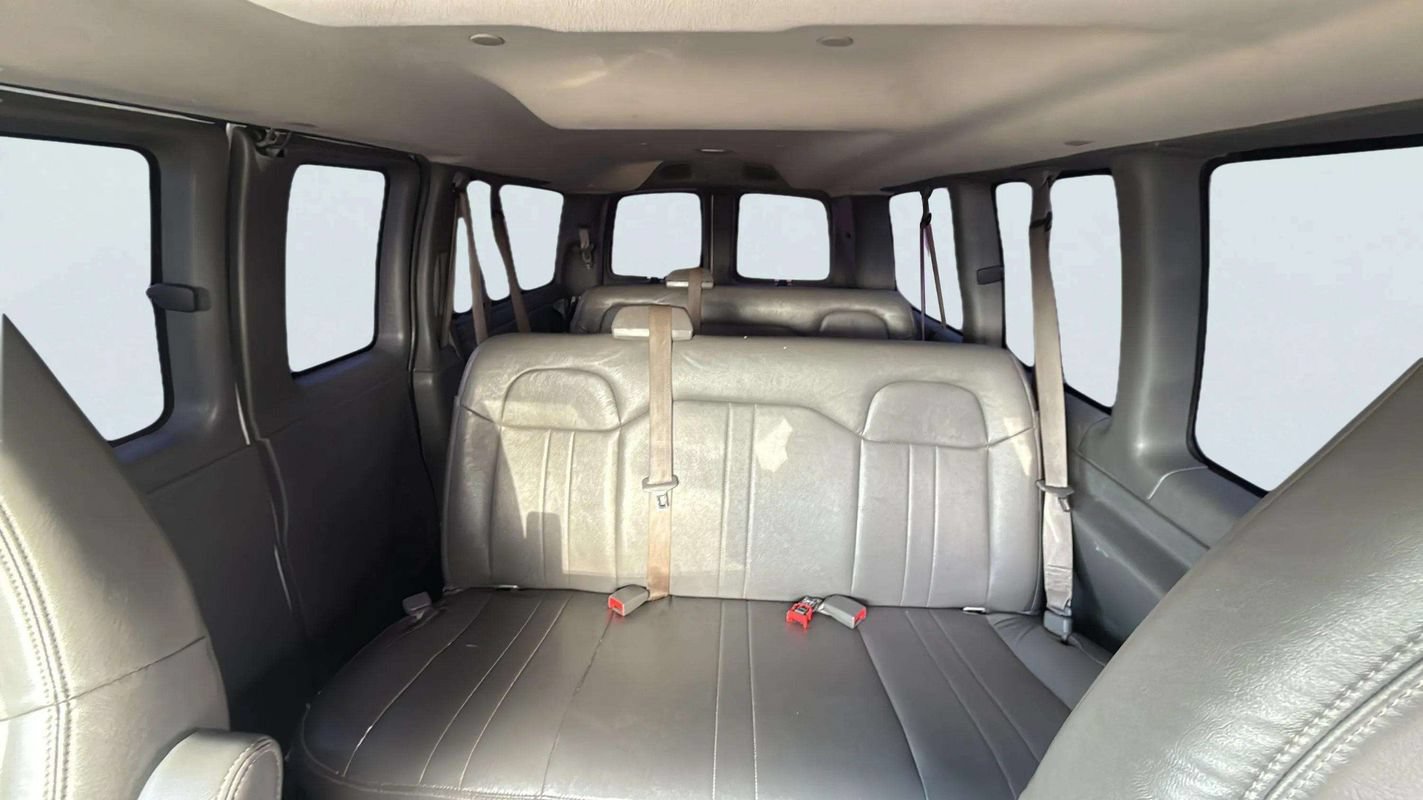 Used 2018 Chevrolet Express 2500 LS w/ Driver Convenience Package RWD image 13