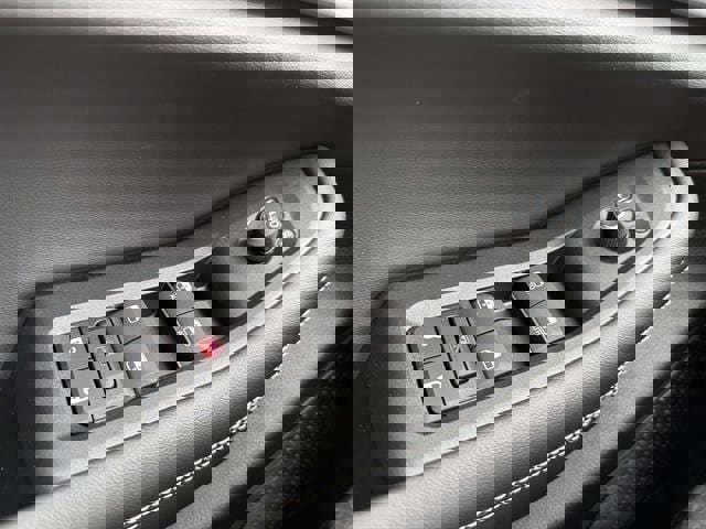 New 2025 Jeep Grand Cherokee Limited w/ Luxury Tech Group II image 12