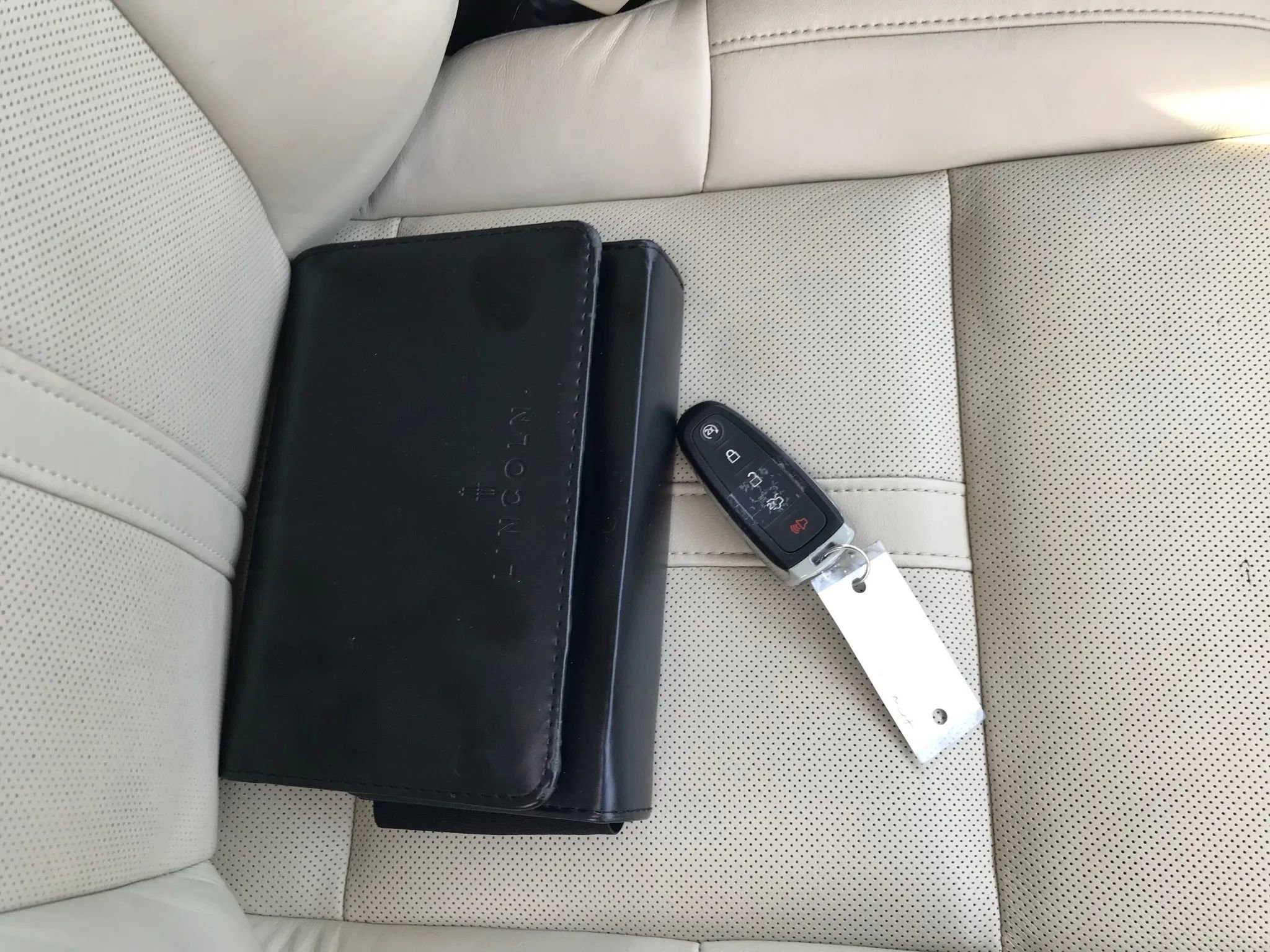 Used 2013 Lincoln MKS Sedan 4D image 46