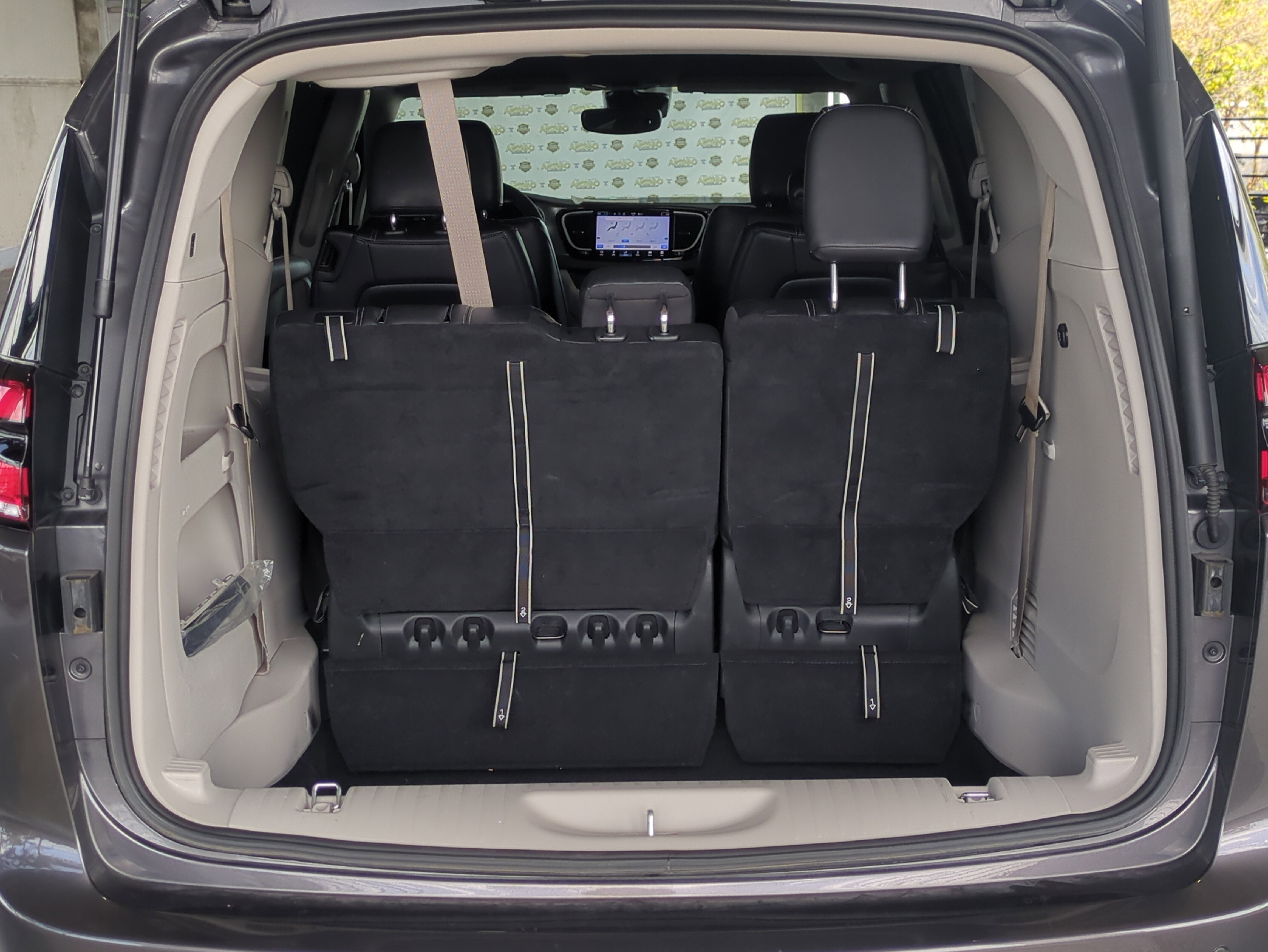 Certified 2022 Chrysler Pacifica Touring-L image 13