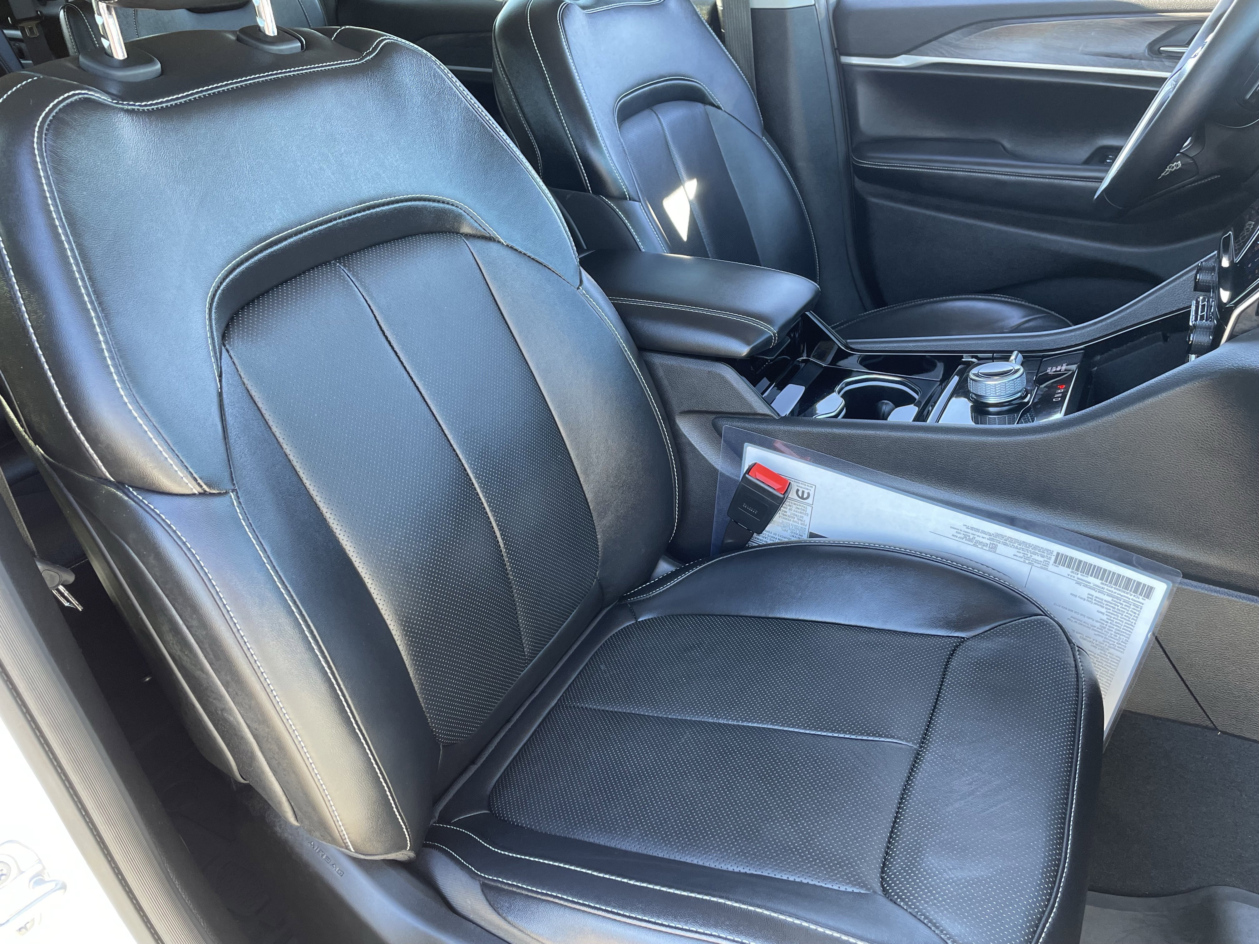 Certified 2022 Jeep Grand Cherokee L Limited w/ Luxury Tech Group II image 9