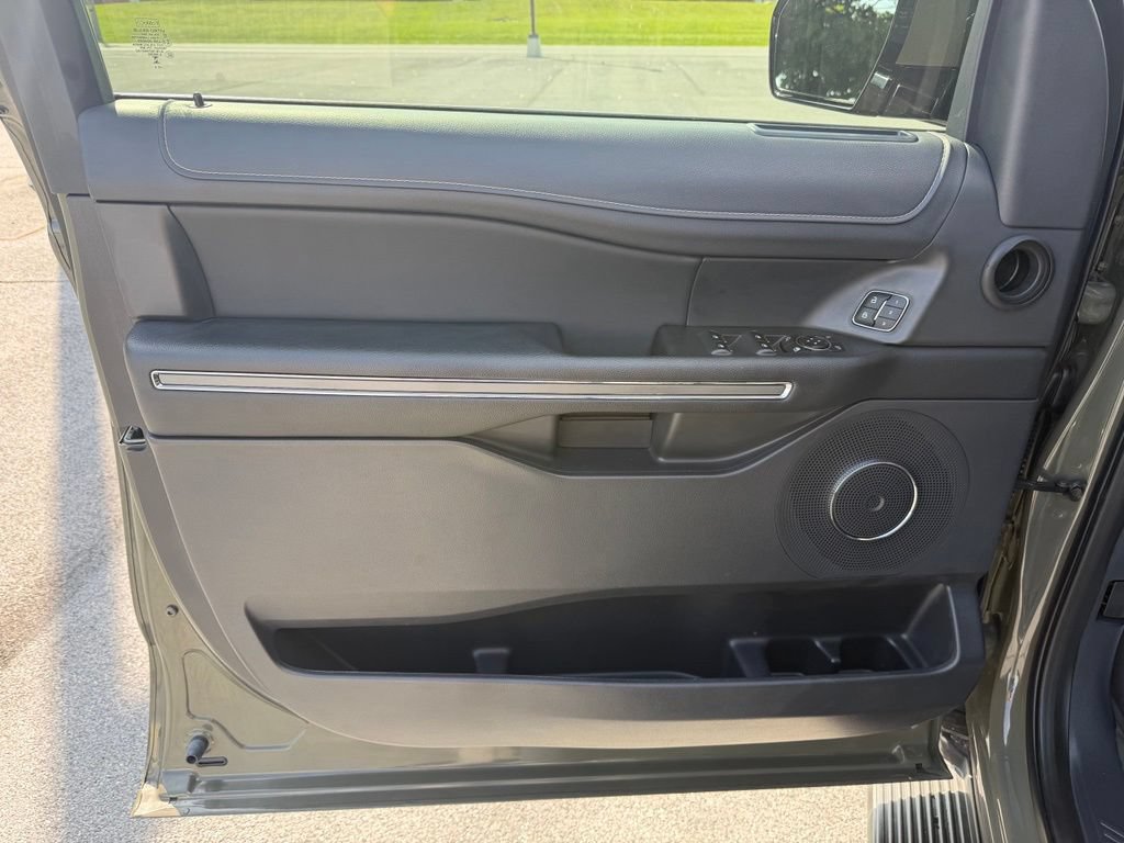 Certified 2024 Ford Expedition XLT AWD/4WD image 13