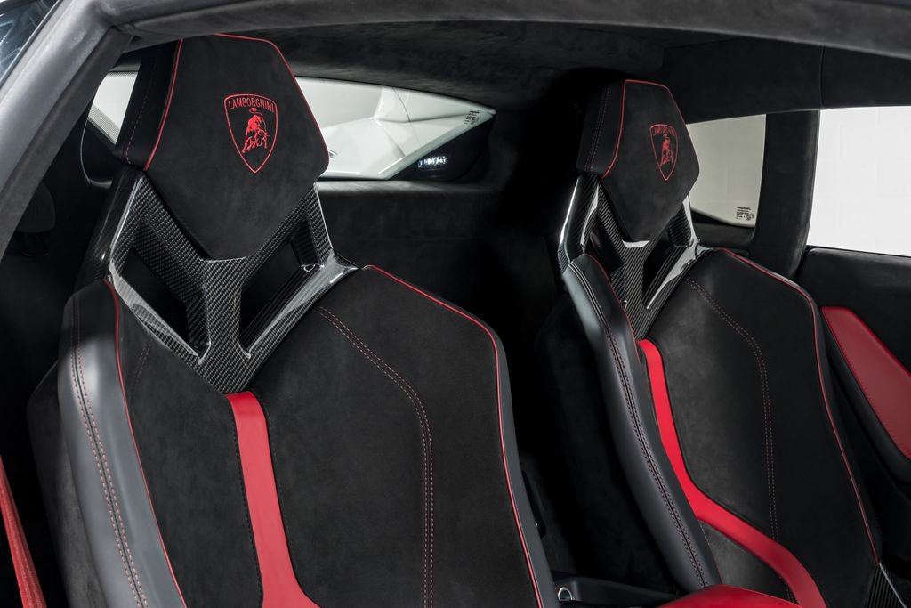 Used 2024 Lamborghini Huracan Tecnica RWD image 36
