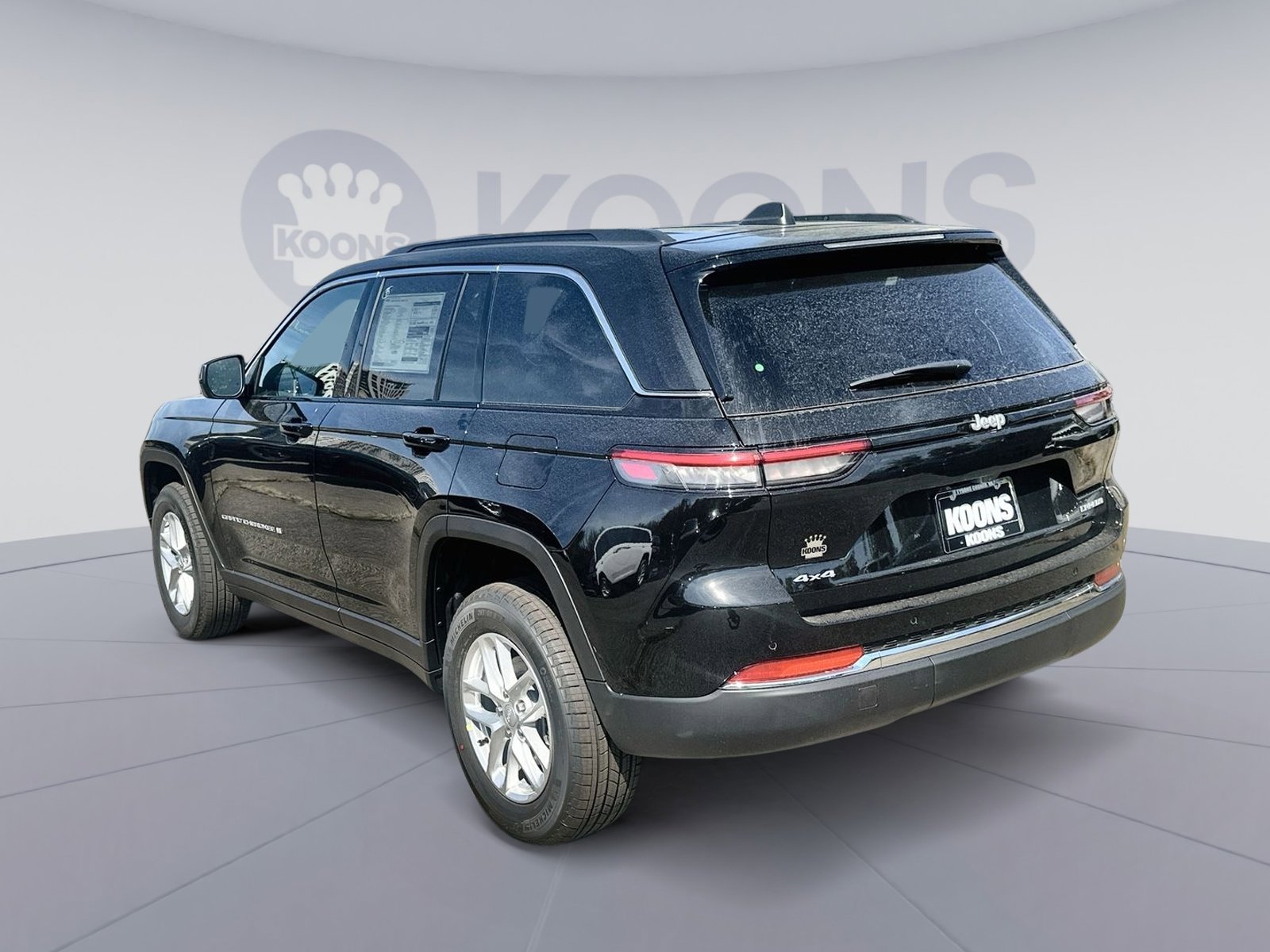 New 2025 Jeep Grand Cherokee Laredo w/ Luxury Tech Group I image 4