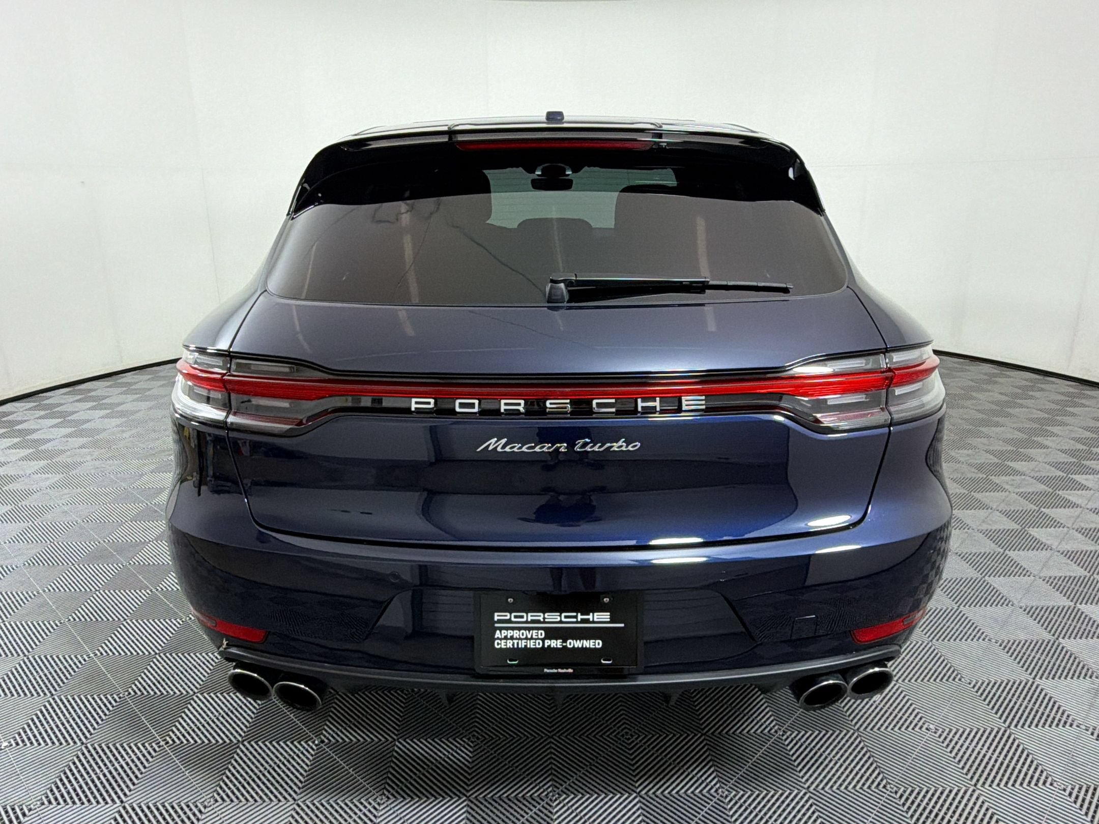 Certified 2020 Porsche Macan Turbo AWD/4WD image 11