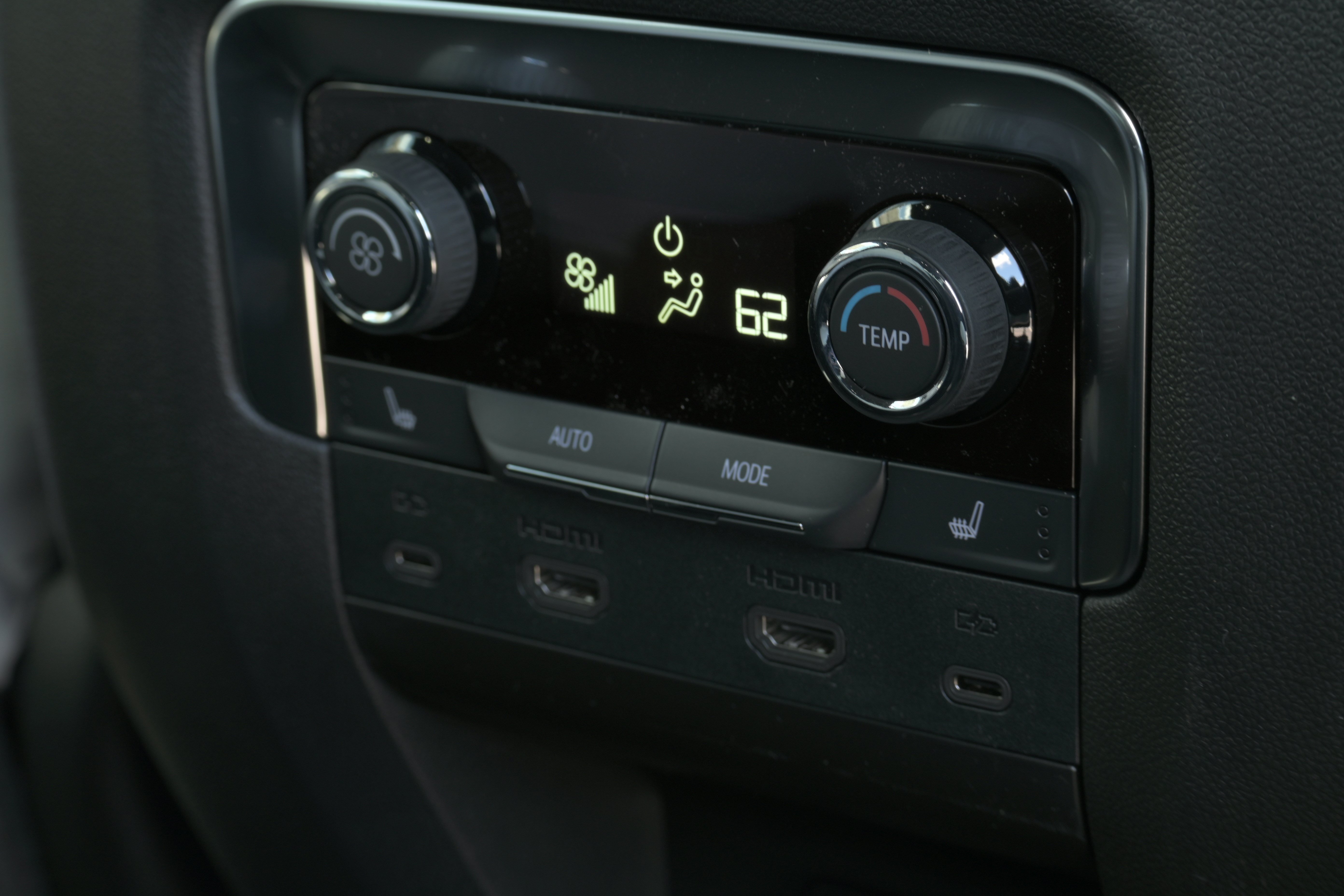 New 2026 Chevrolet Suburban Premier AWD/4WD image 16