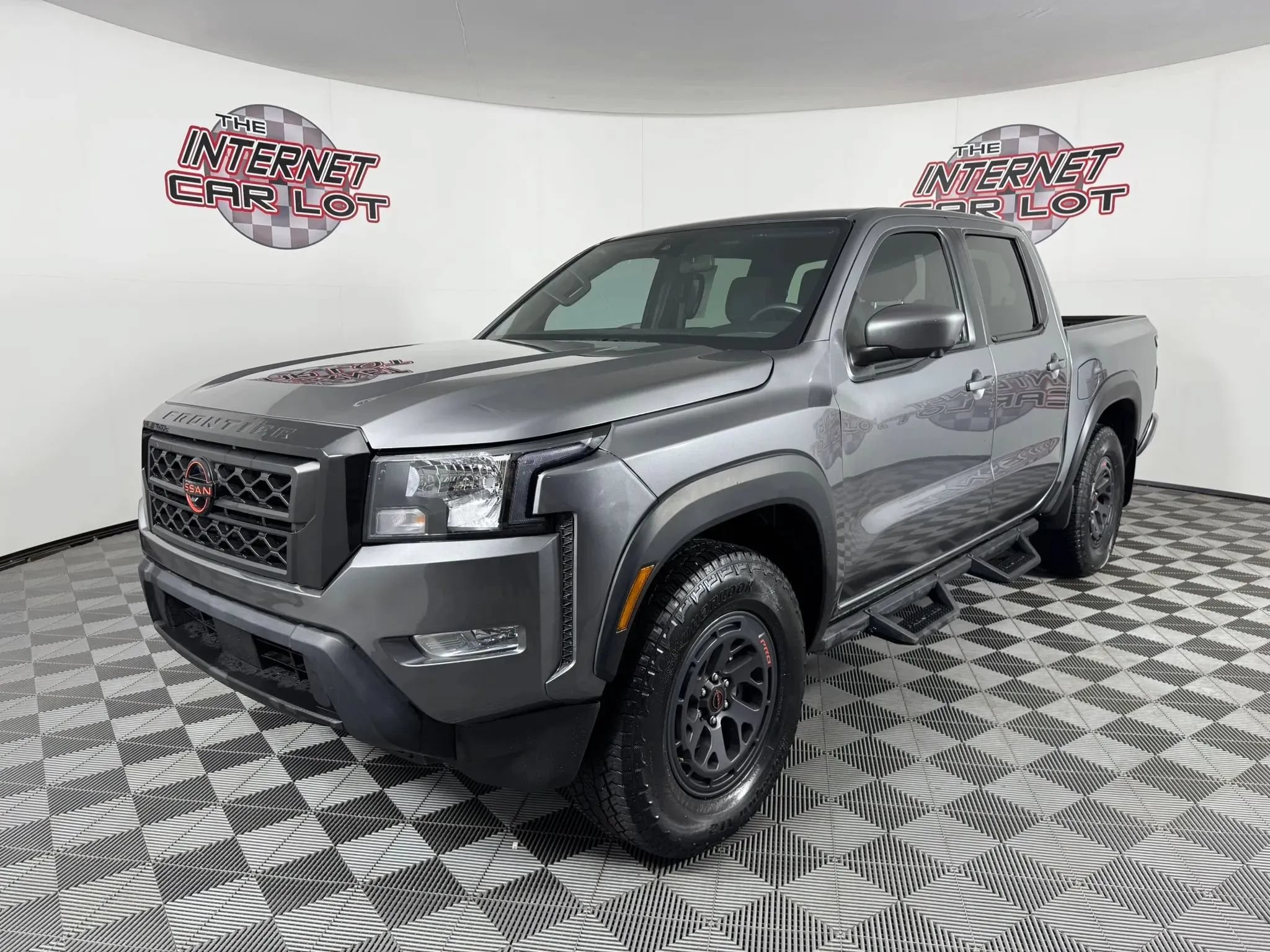 Used 2025 Nissan Frontier PRO-4X w/ Pro Convenience Package AWD/4WD image 3