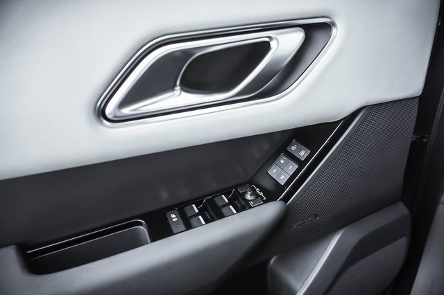 Used 2024 Land Rover Range Rover Velar Dynamic SE image 12