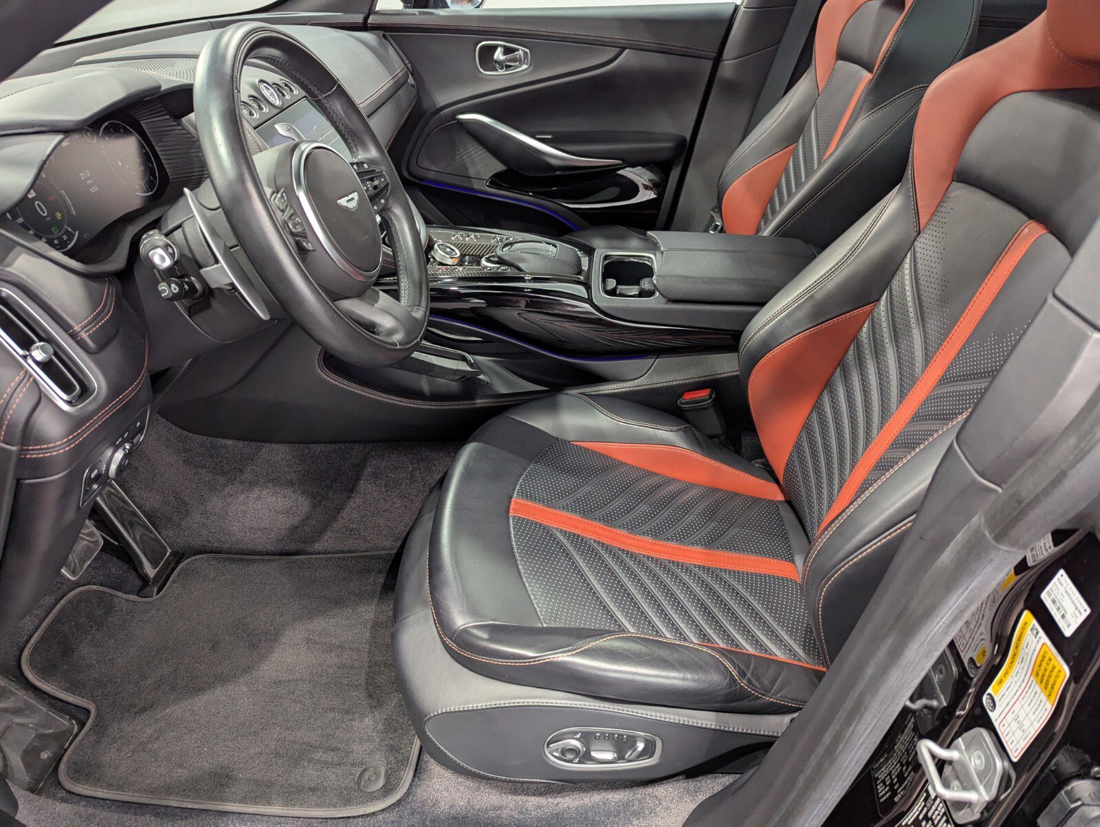 Used 2023 Aston Martin DBX 707 image 17