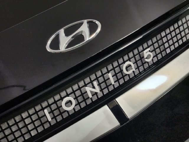 Certified 2024 Hyundai Ioniq 5 Limited AWD/4WD image 9