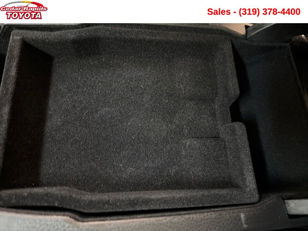 Used 2022 Toyota Avalon Touring image 25