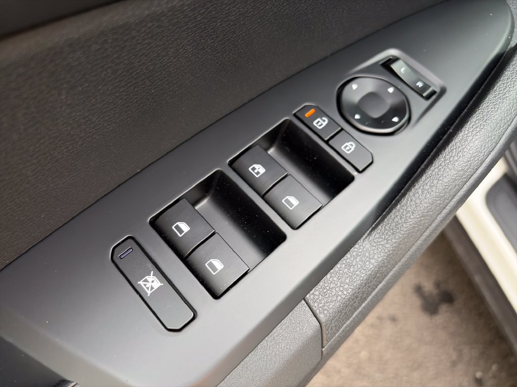 New 2027 Kia Sportage LX FWD image 16