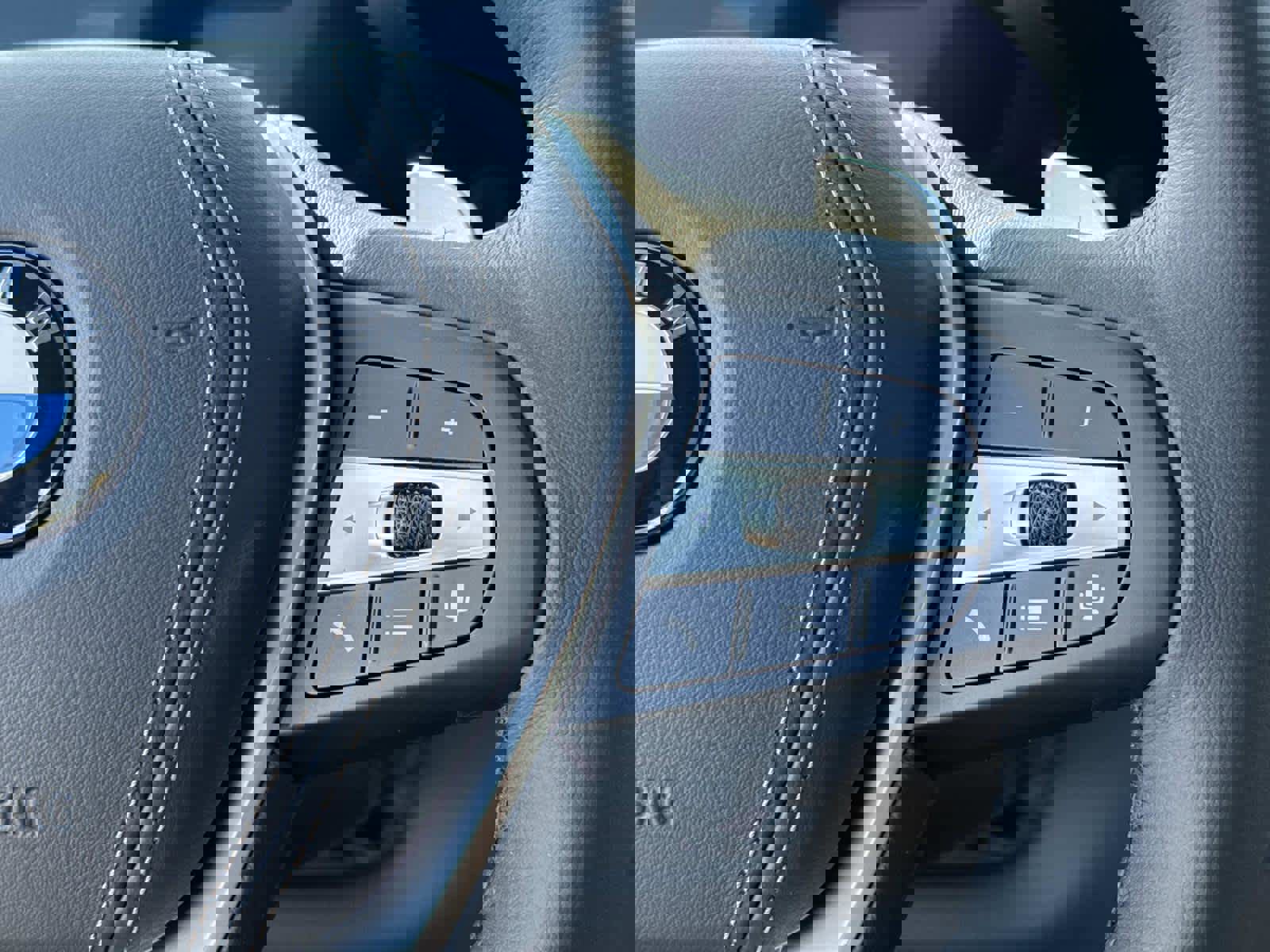 New 2026 BMW X5 xDrive40i w/ Premium Package image 23