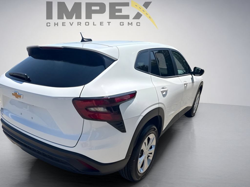 Used 2026 Chevrolet Trax LS FWD image 5