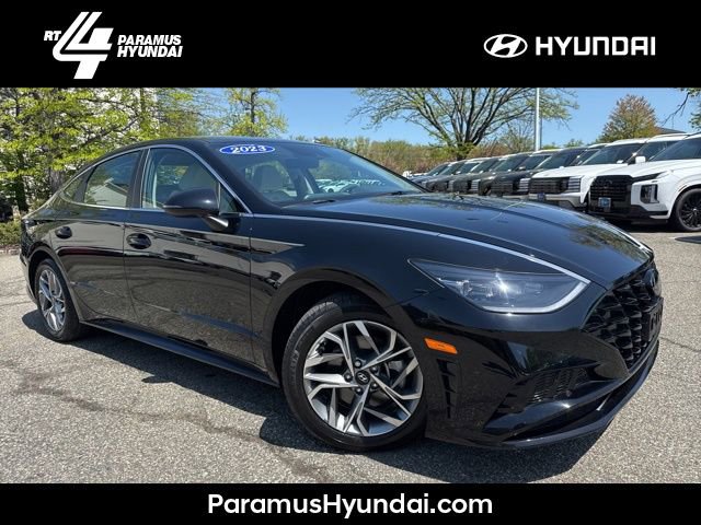 Used 2023 Hyundai Sonata SEL w/ Preferred Accessory Package FWD image 1