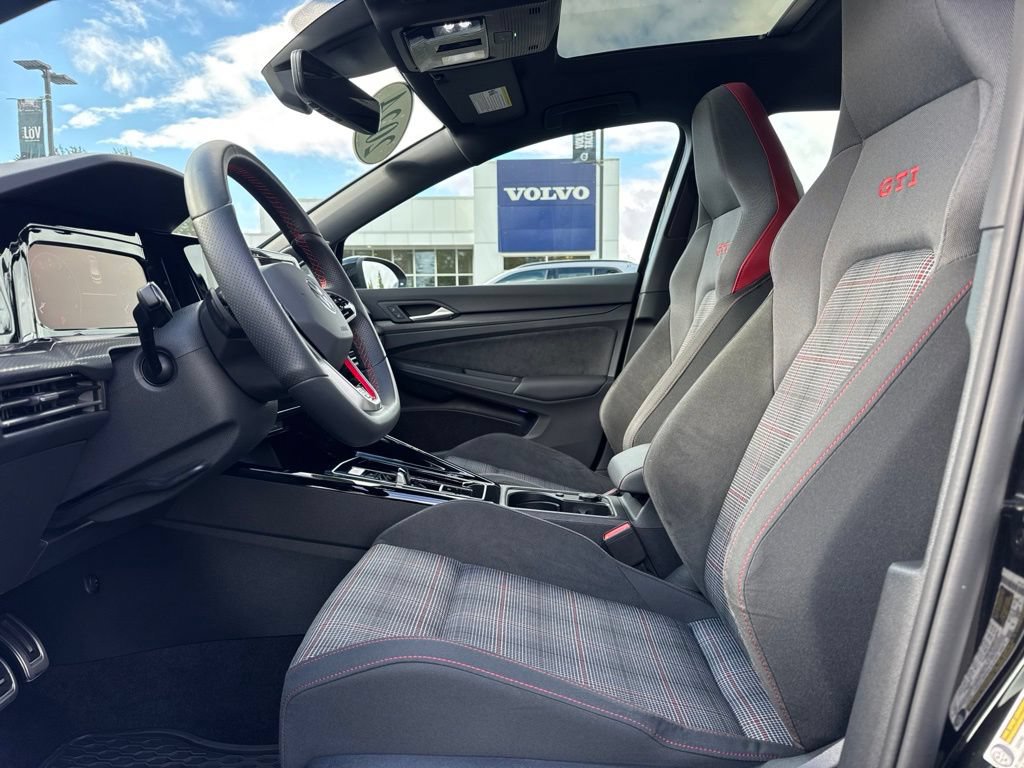 Used 2024 Volkswagen GTI SE FWD image 4
