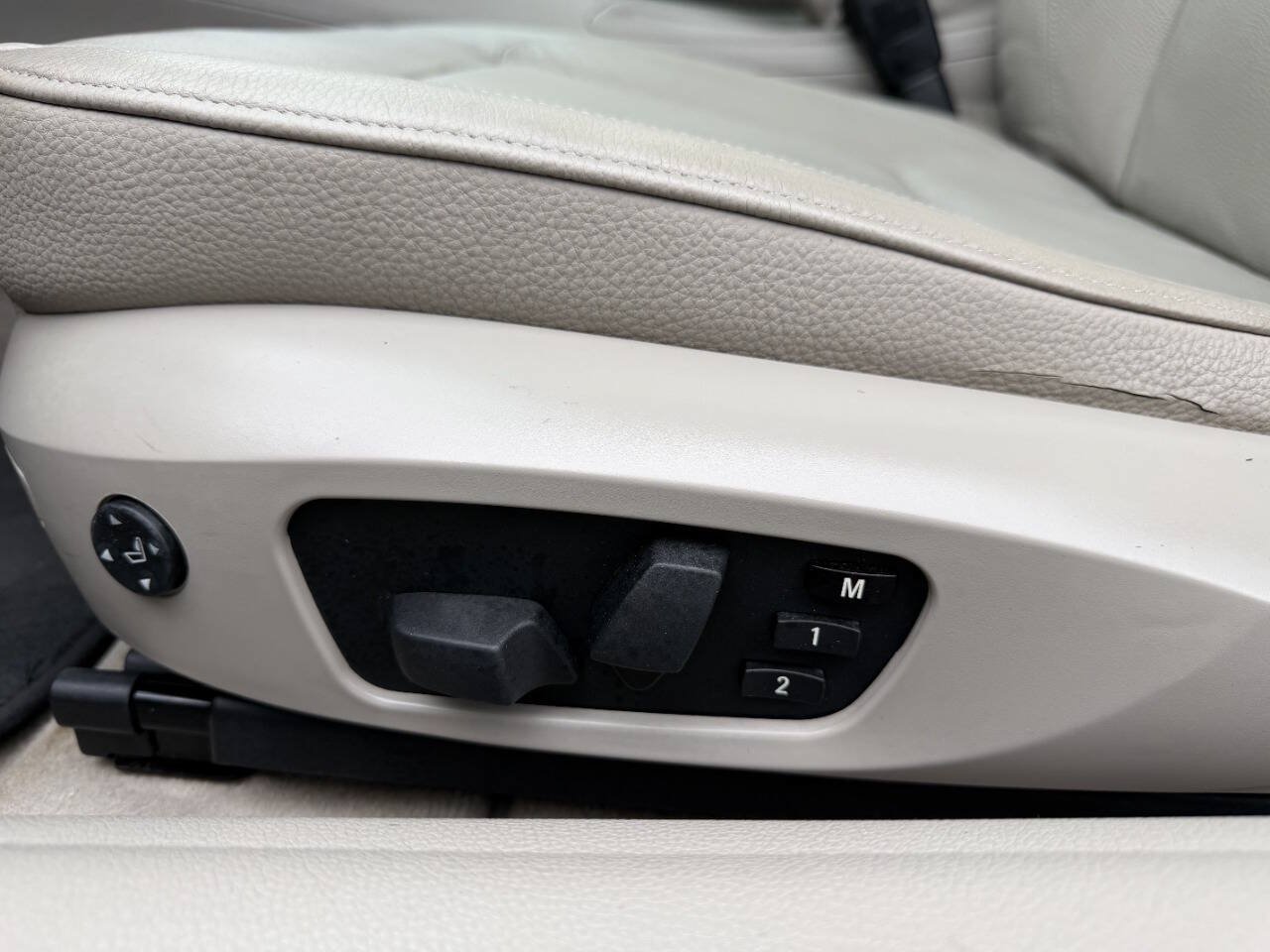 Used 2012 BMW 128i Convertible RWD image 16